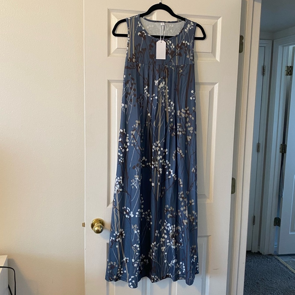 Closing account. 3 for $12. Can mix clothes with shoes